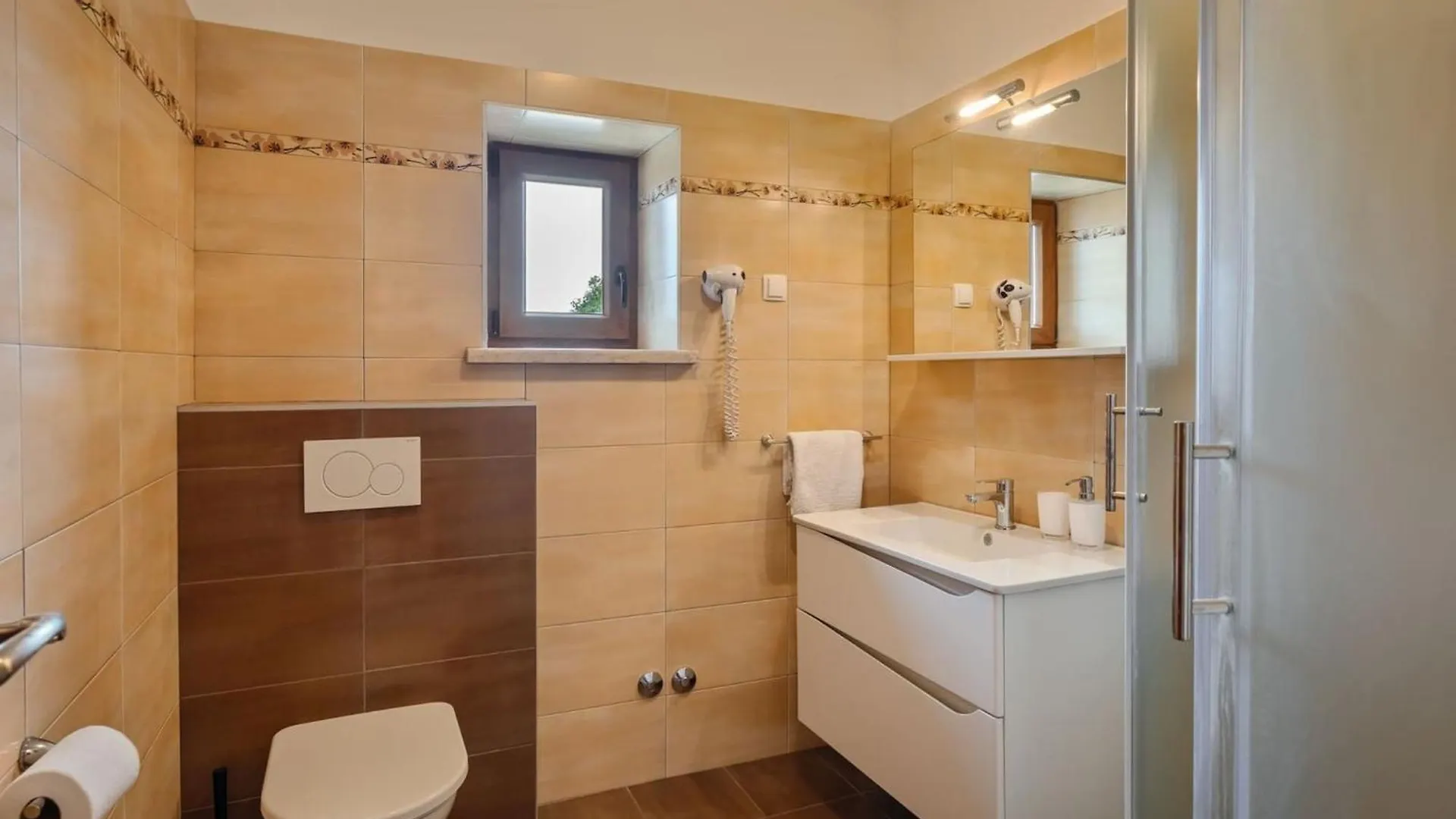 Rustic Villa Casa Mate With 2 Bedrooms In Tinjan Kringa