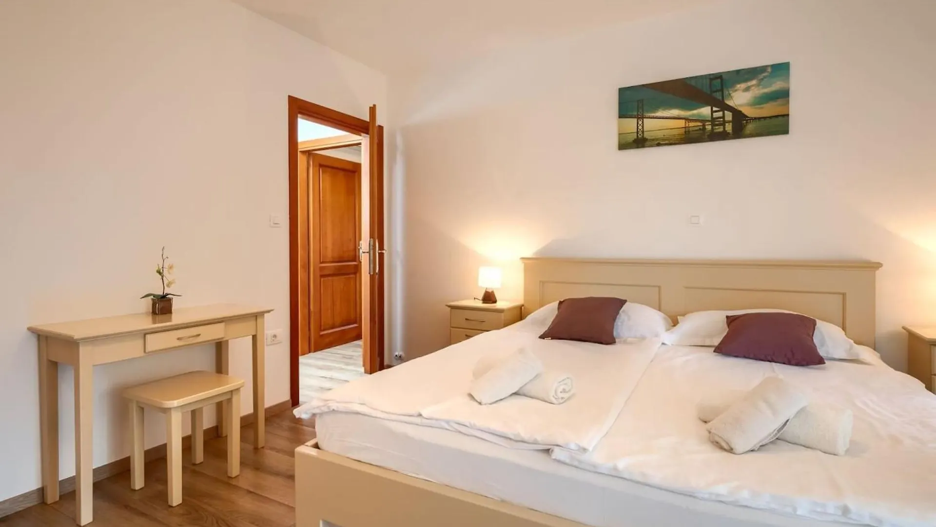 Rustic Villa Casa Mate With 2 Bedrooms In Tinjan Kringa