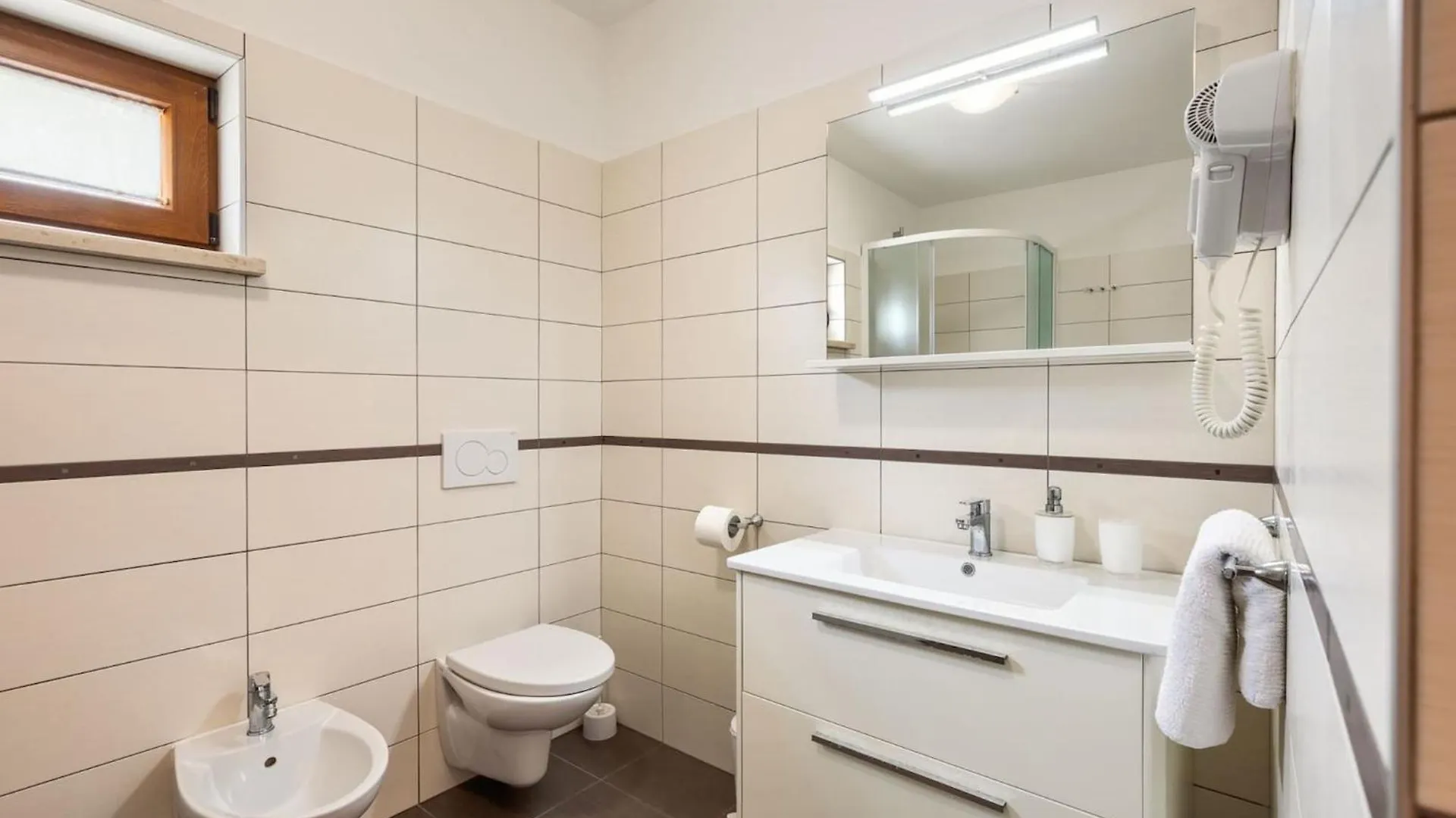 Rustic Villa Casa Mate With 2 Bedrooms In Tinjan Kringa 0*,  Κροατία