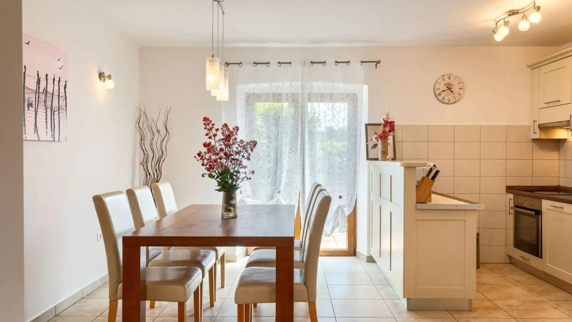 Rustic Villa Casa Mate With 2 Bedrooms In Tinjan Kringa 0*,  Croatia