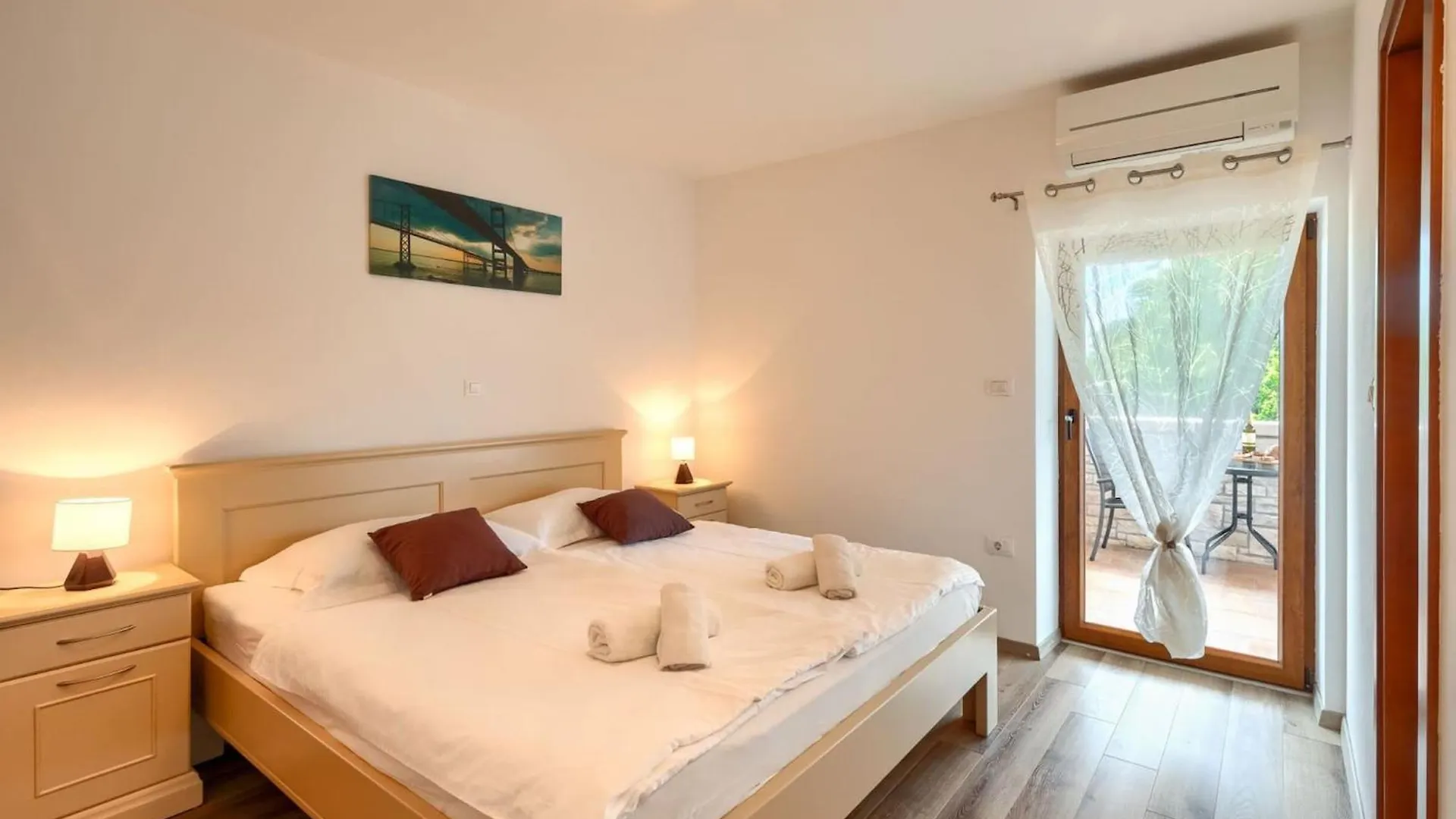 Rustic Villa Casa Mate With 2 Bedrooms In Tinjan Kringa