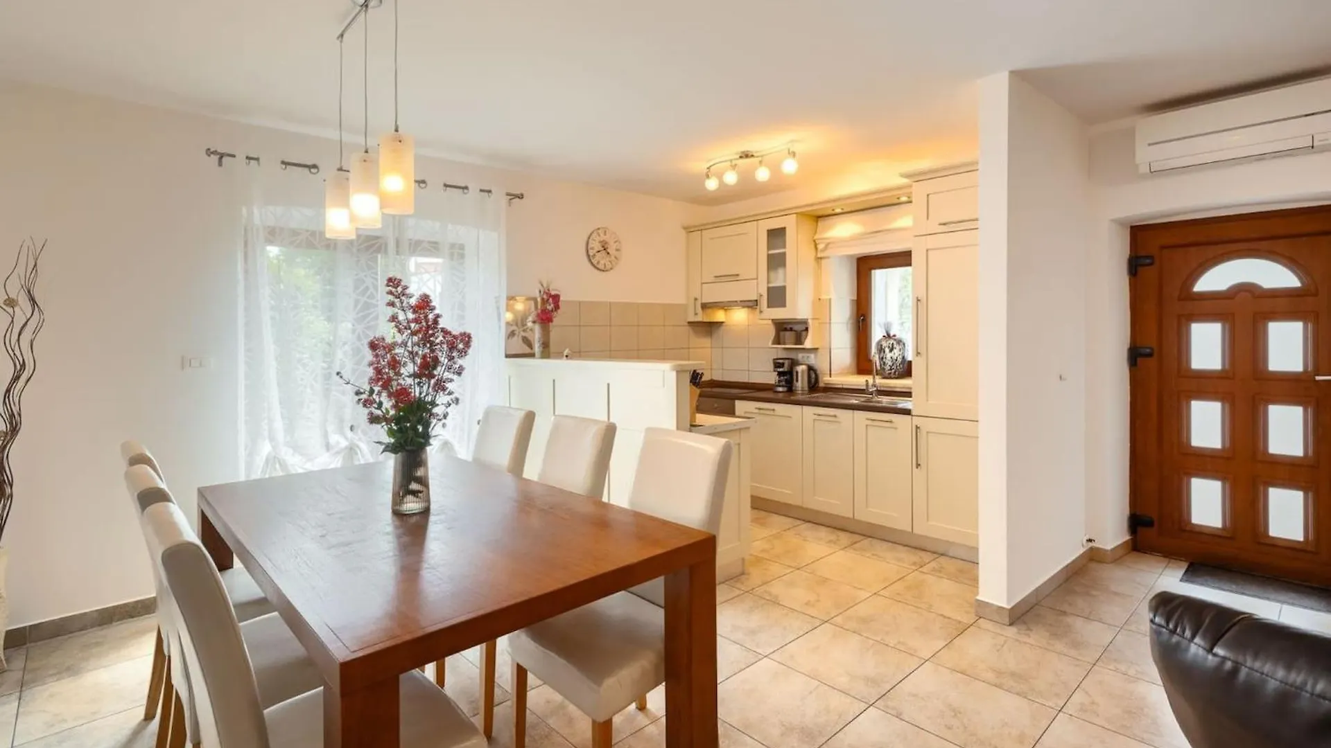 Rustic Villa Casa Mate With 2 Bedrooms In Tinjan Kringa