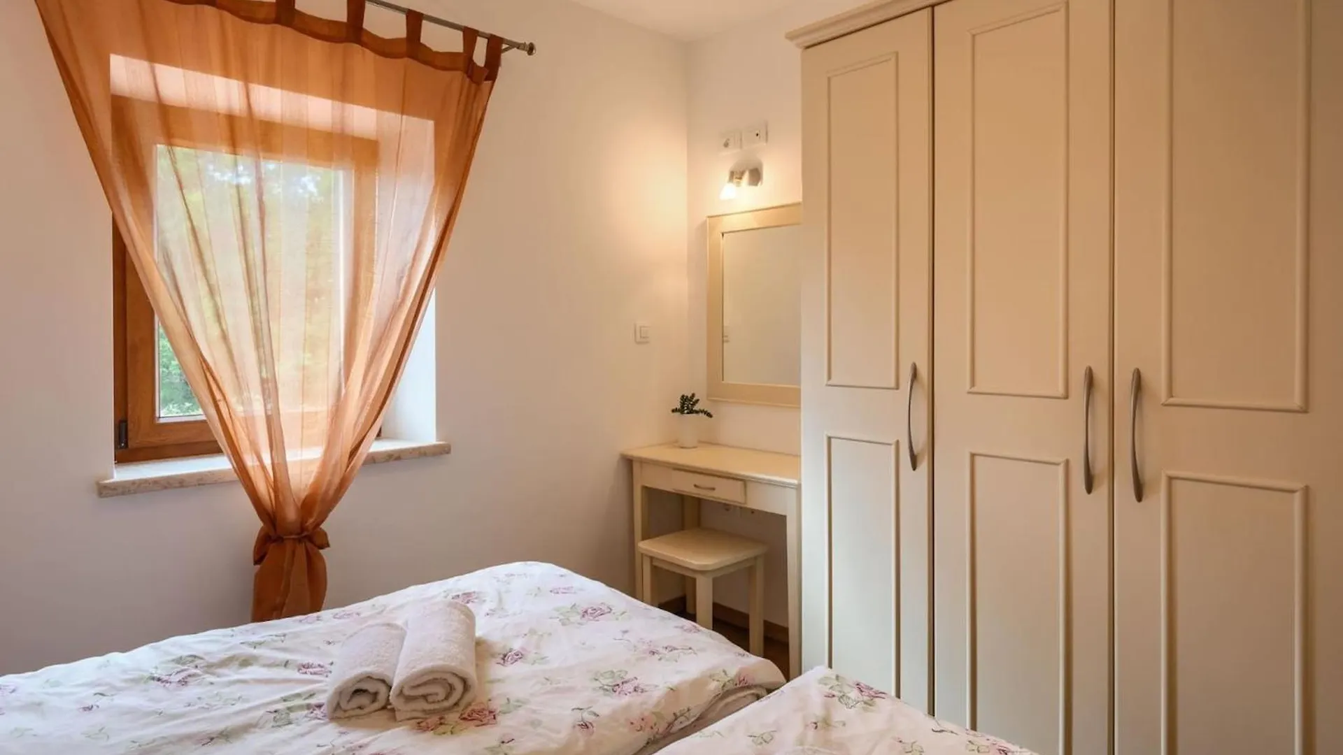 Rustic Villa Casa Mate With 2 Bedrooms In Tinjan Kringa 0*,