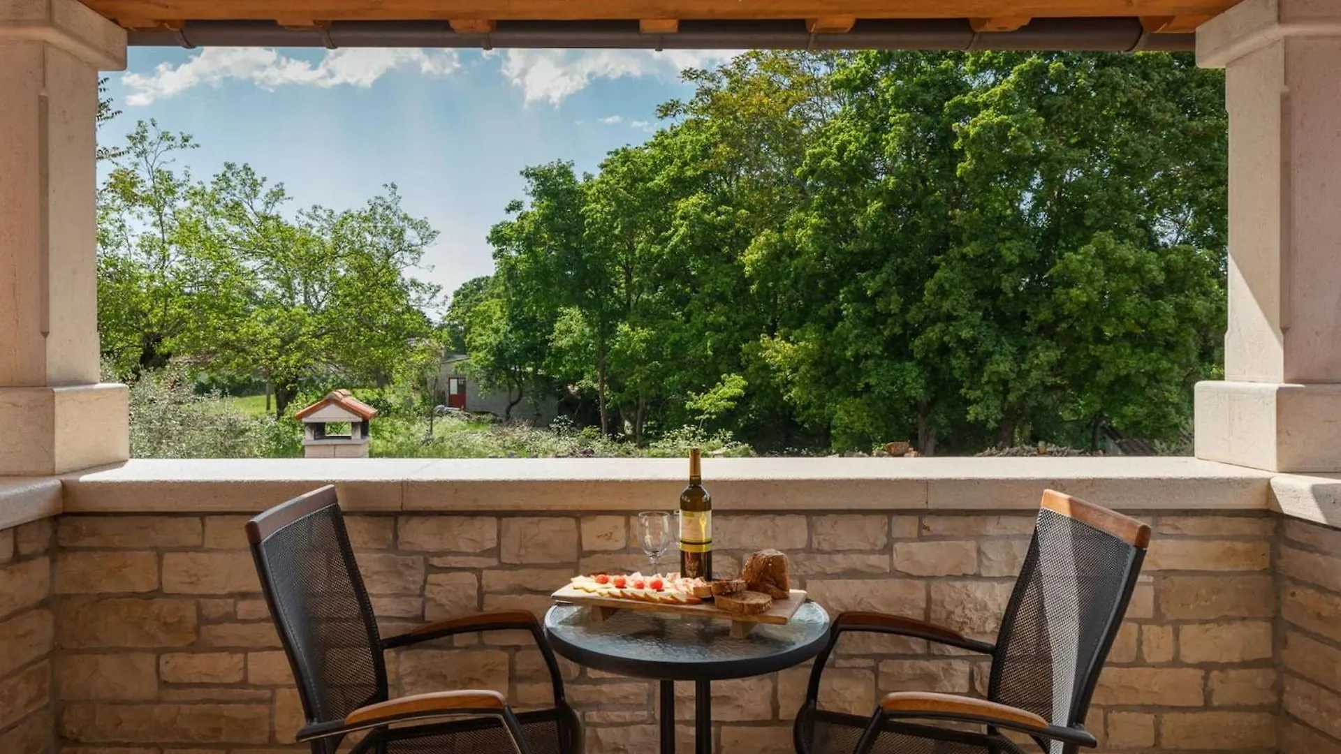 Rustic Villa Casa Mate With 2 Bedrooms In Tinjan Kringa