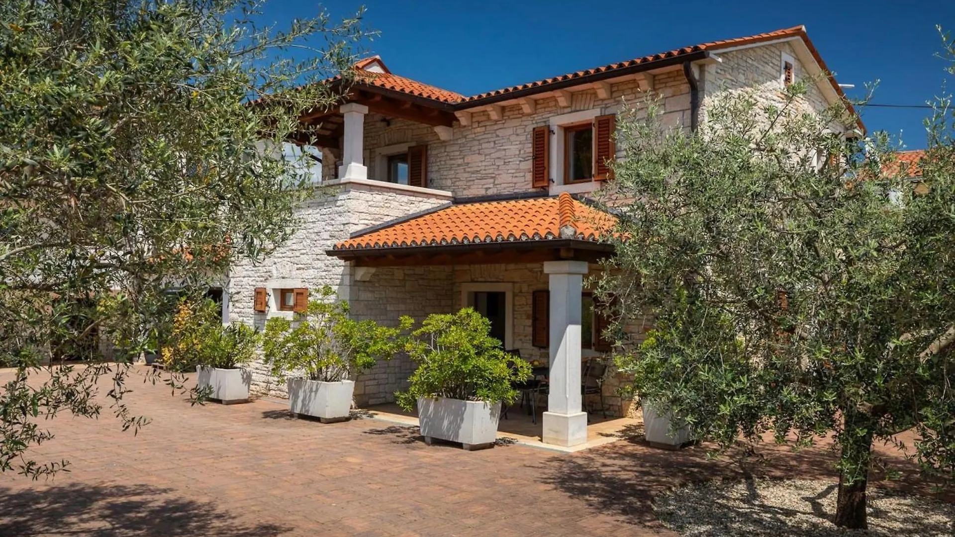 Rustic Villa Casa Mate With 2 Bedrooms In Tinjan Kringa